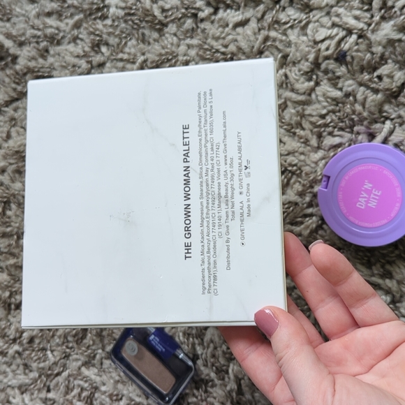 Beauty Makeup Bundle - Picture 4 of 9